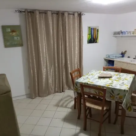 Da Salvo E Mary 4*